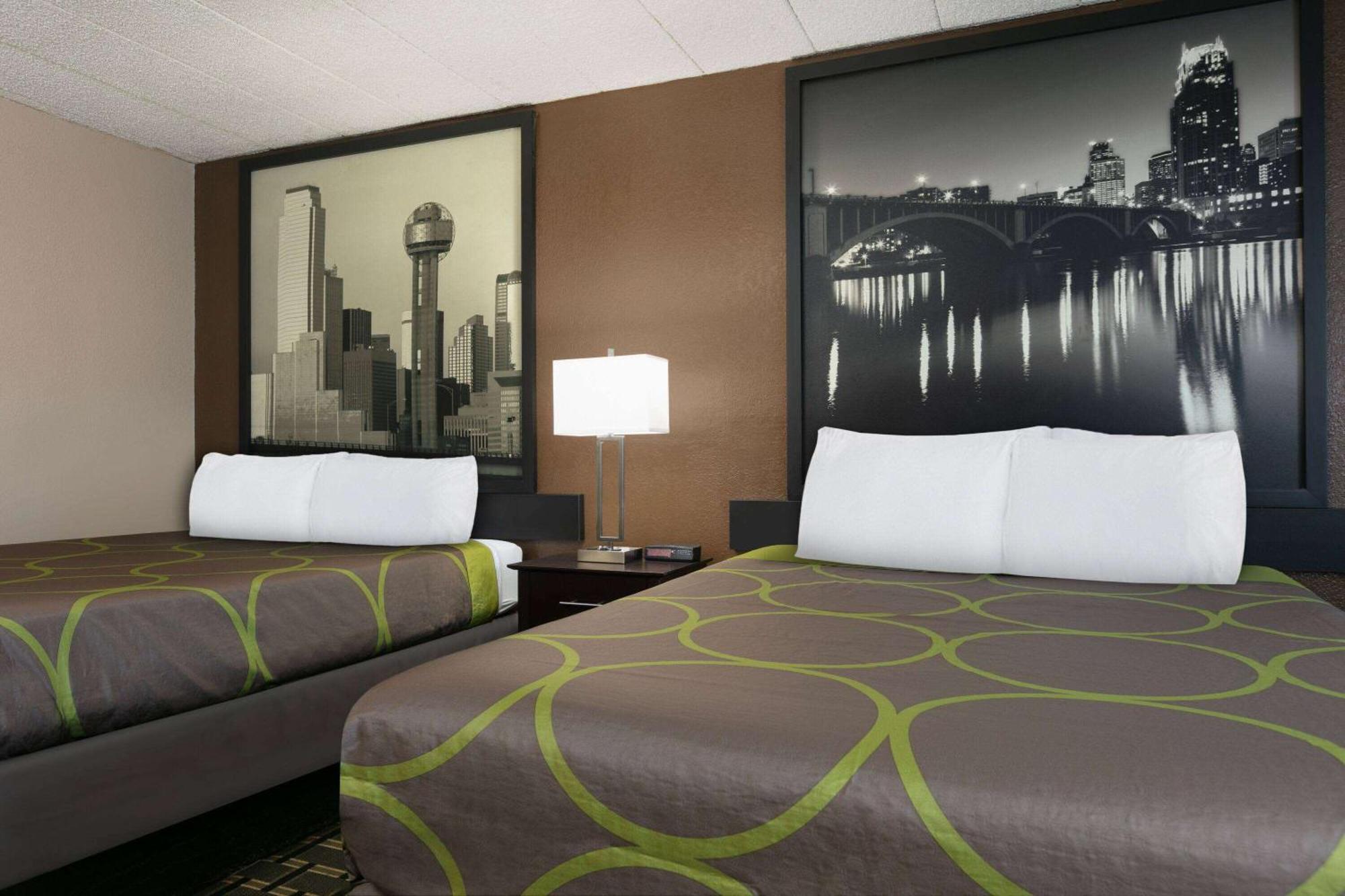 Super 8 By Wyndham Grand Prairie North Motel Luaran gambar