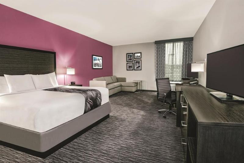 Super 8 By Wyndham Grand Prairie North Motel Luaran gambar