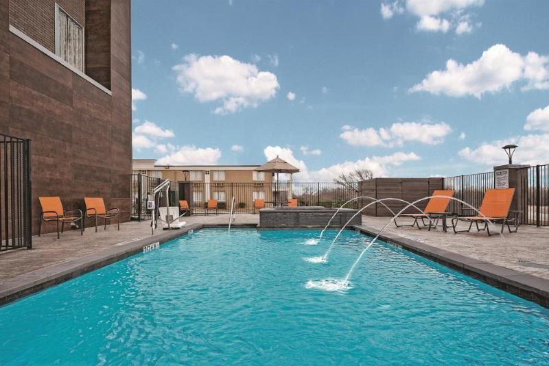 Super 8 By Wyndham Grand Prairie North Motel Luaran gambar